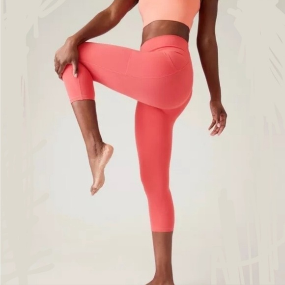 NWT Athleta Salutation Stash Pocket II Capris - Picture 3 of 5